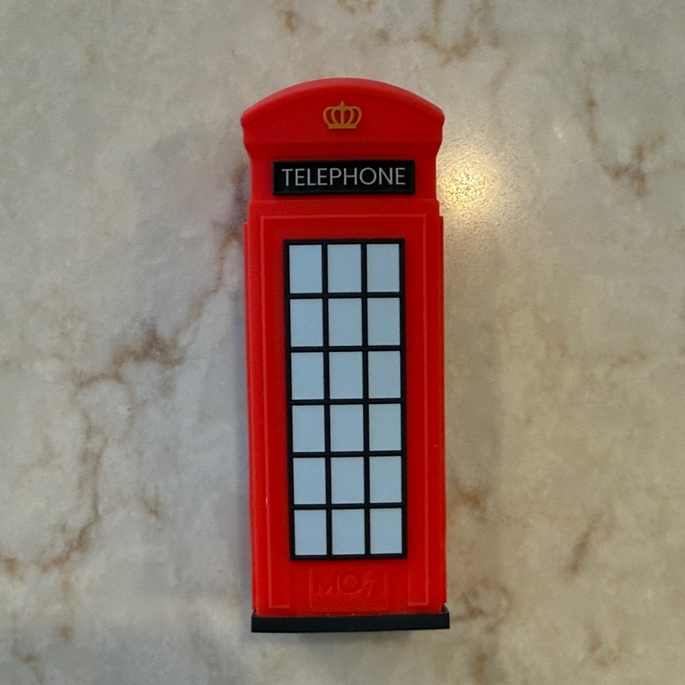 Mojipower
Phone Booth Charger English Phone Booth